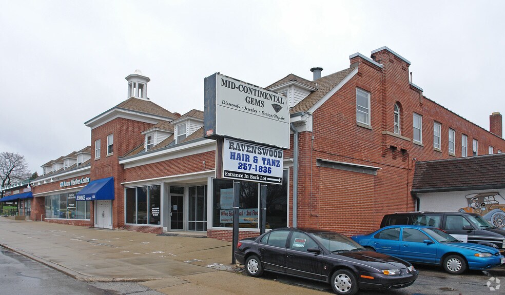 More Photos Of 8320 W Bluemound Rd, Milwaukee Medical For Lease