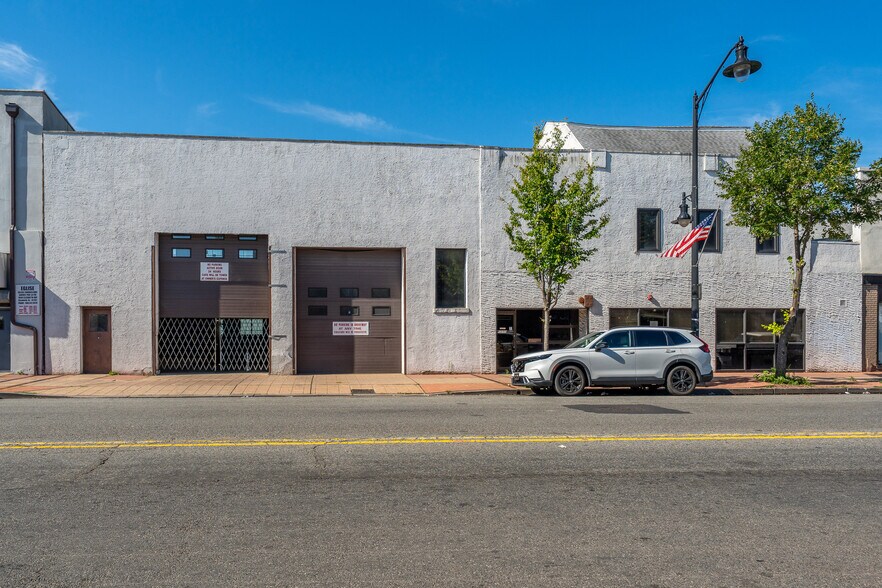 Primary Photo Of 1050 Elizabeth Ave, Elizabeth Warehouse For Lease
