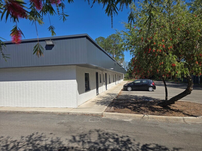 More Photos Of 1530 Kingsley Ave, Orange Park Unknown For Lease