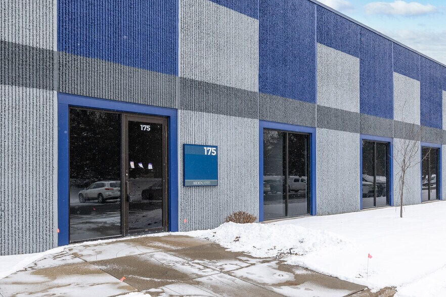 More Photos Of 1284 Corporate Center Dr, Eagan Warehouse For Lease