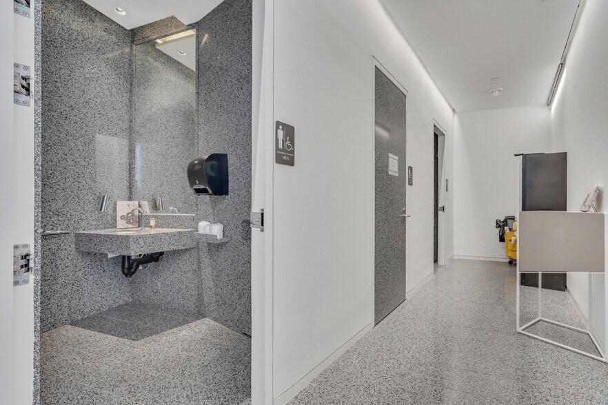 More Photos Of 1 Ceasarstone Dr, Richmond Hill Manufacturing For Sale