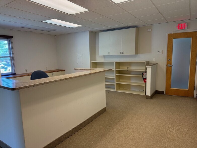 More Photos Of 31 Fairmount Ave, Chester Office For Lease
