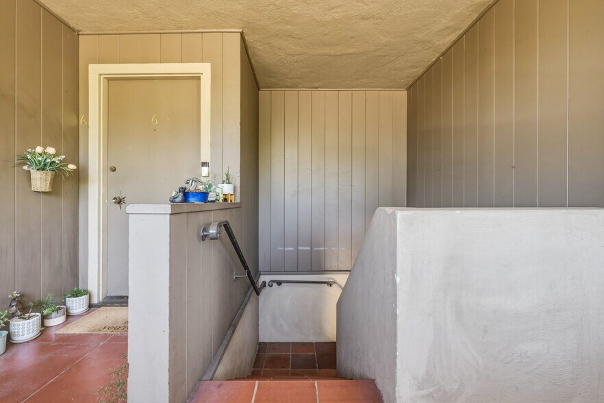 More Photos Of 1051-1055 Whipple Ave, Redwood City Apartments For Sale