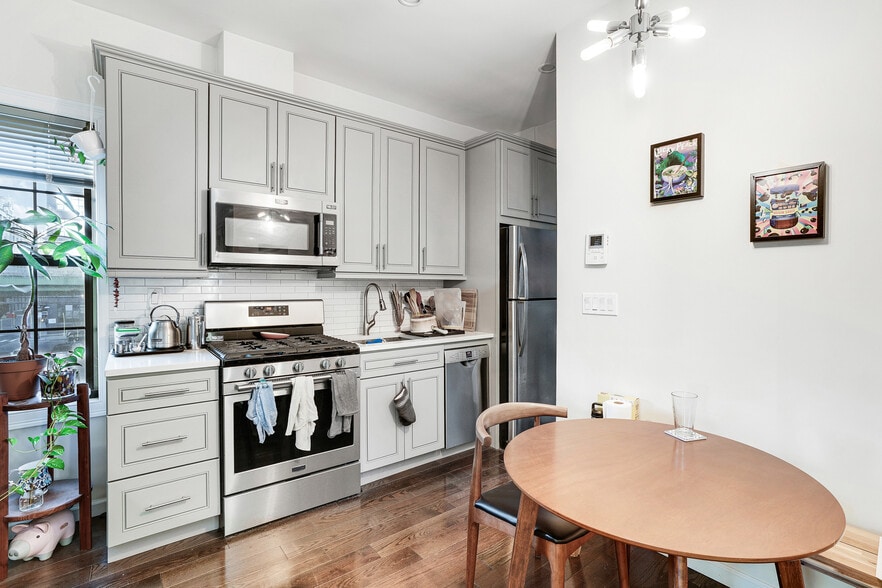 More Photos Of 119 33rd St, Brooklyn Apartments For Sale