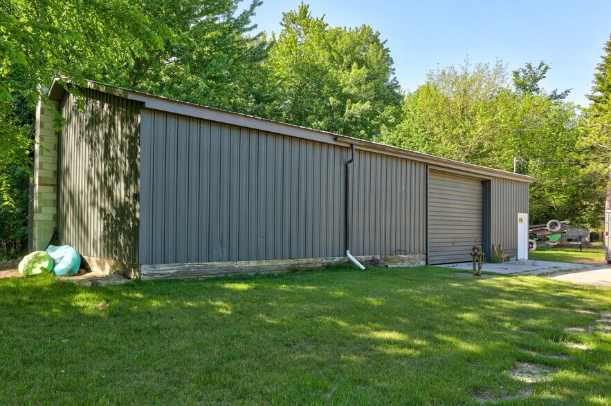 More Photos Of 3771 Colwood Rd, Caro Assisted Living For Sale