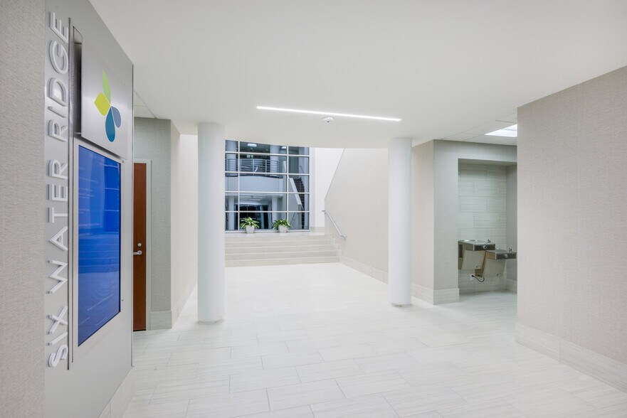 More Photos Of 2221 Edge Lake Dr, Charlotte Office For Lease
