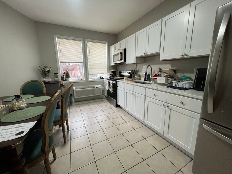 More Photos Of , Hartford General Retail For Sale