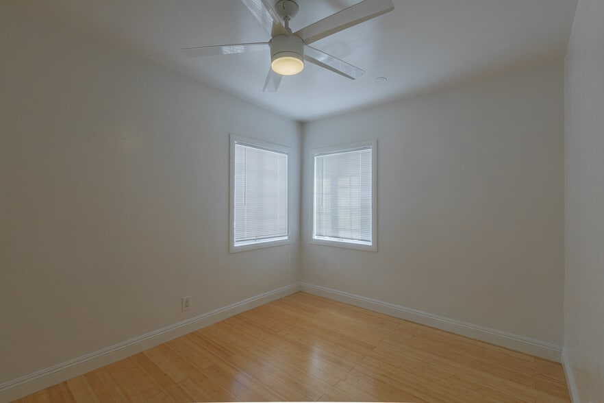 More Photos Of 1544 Anaheim St, Harbor City Storefront Retail Residential For Sale