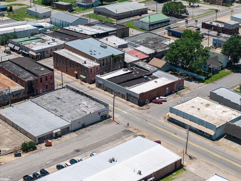 More Photos Of 111 N 3rd St, Ozark General Retail For Sale