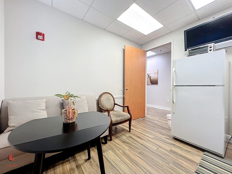 More Photos Of 1507 S Hiawassee Rd, Orlando Medical For Lease