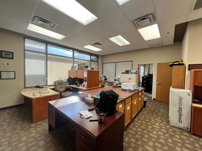 More Photos Of 6677 W Thunderbird Rd, Glendale Medical For Sale