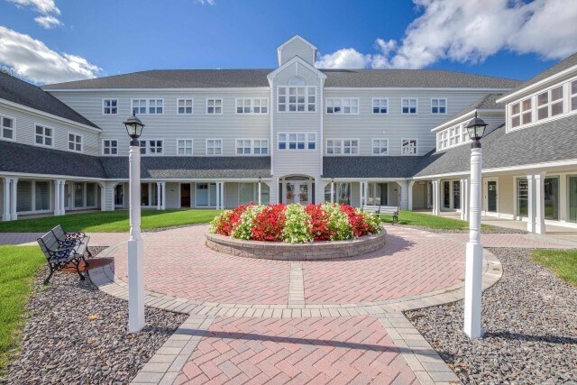 More Photos Of 50 Nashua Rd, Londonderry Office For Sale