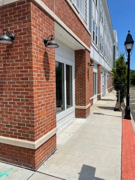 More Photos Of 1609-1615 Main St, Port Jefferson Apartments For Lease