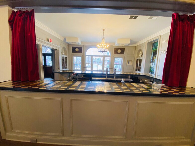 More Photos Of 61 Sheldon Blvd SE, Grand Rapids Office For Sale