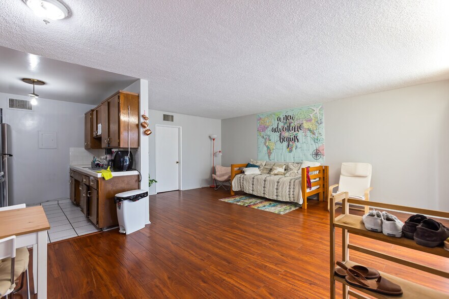 More Photos Of 406 S St Andrews Pl, Los Angeles Apartments For Sale