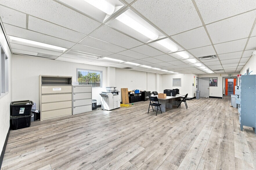 More Photos Of 945 E Lindsay, Stockton Warehouse For Sale