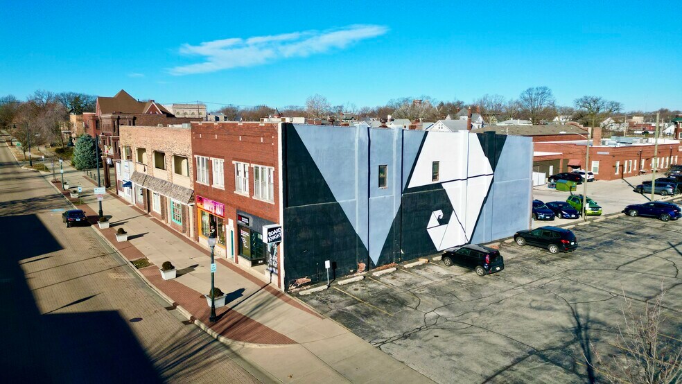 More Photos Of 228-248 W Main St, Decatur Storefront Retail Residential For Lease