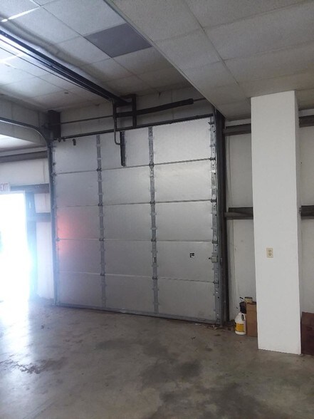 More Photos Of 5-40 Glen Rd, Manchester Warehouse For Lease