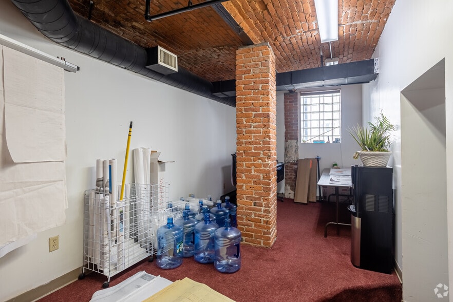 More Photos Of 60 Clayton St, Dorchester Office For Lease