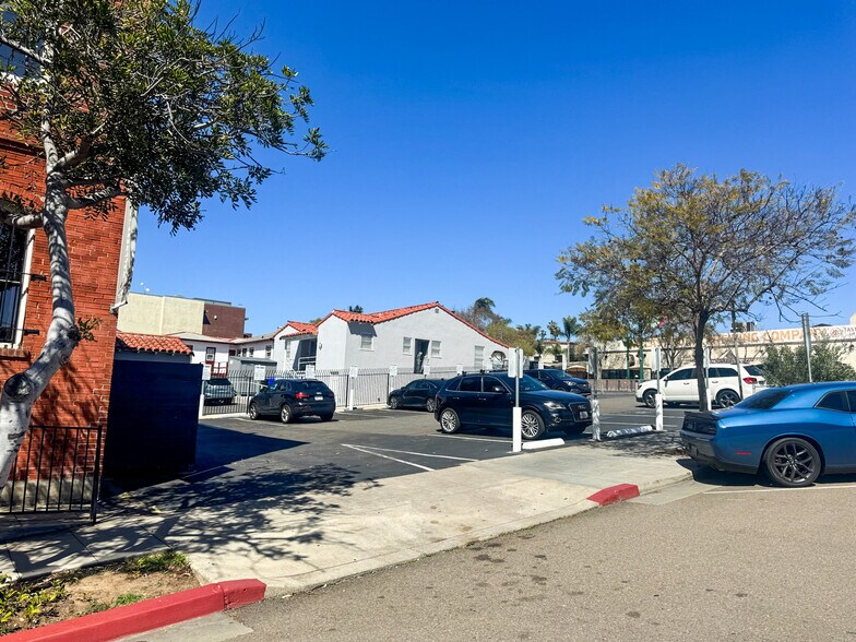 More Photos Of 800 W Ivy St, San Diego Storefront Retail Office For Lease