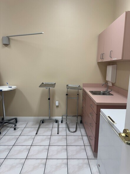 More Photos Of 1100 S Main St, Belle Glade Office Residential For Sale