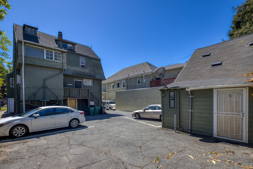 More Photos Of 429 Vernon St, Oakland Apartments For Sale