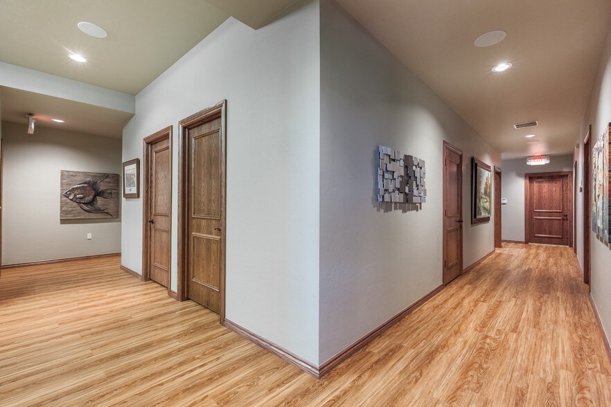 More Photos Of 2248 NW 164th St, Edmond Office For Sale