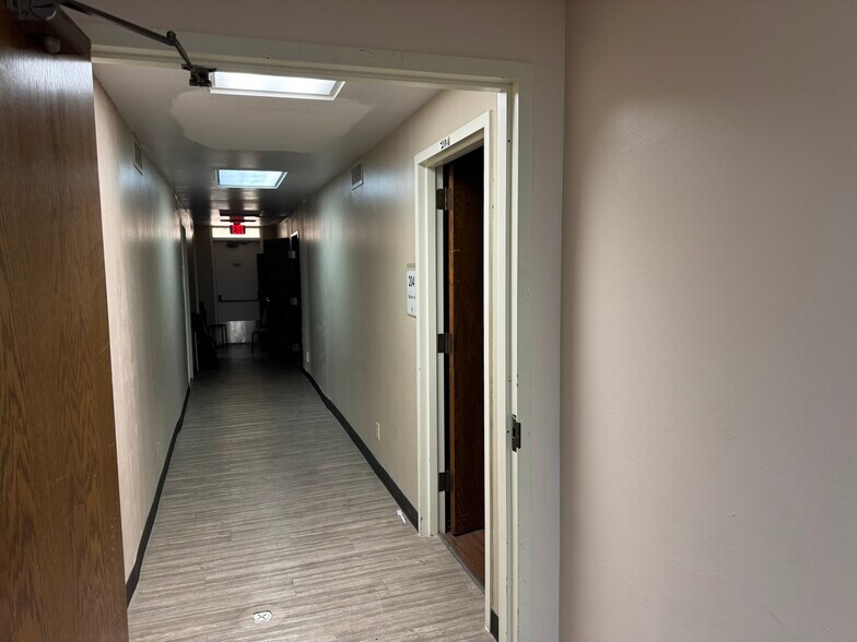 More Photos Of 3114 Old Denton Rd, Carrollton Specialty For Sale