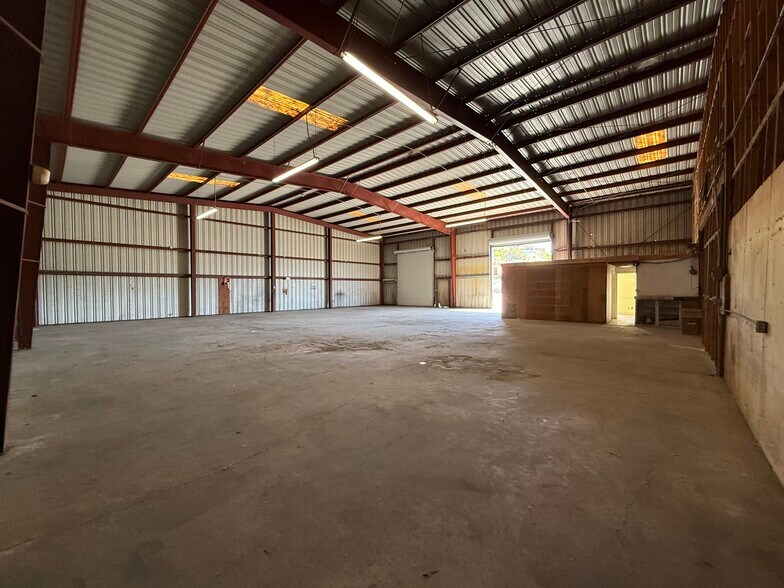 More Photos Of 9364 Jamacha Rd, Spring Valley Manufacturing For Lease