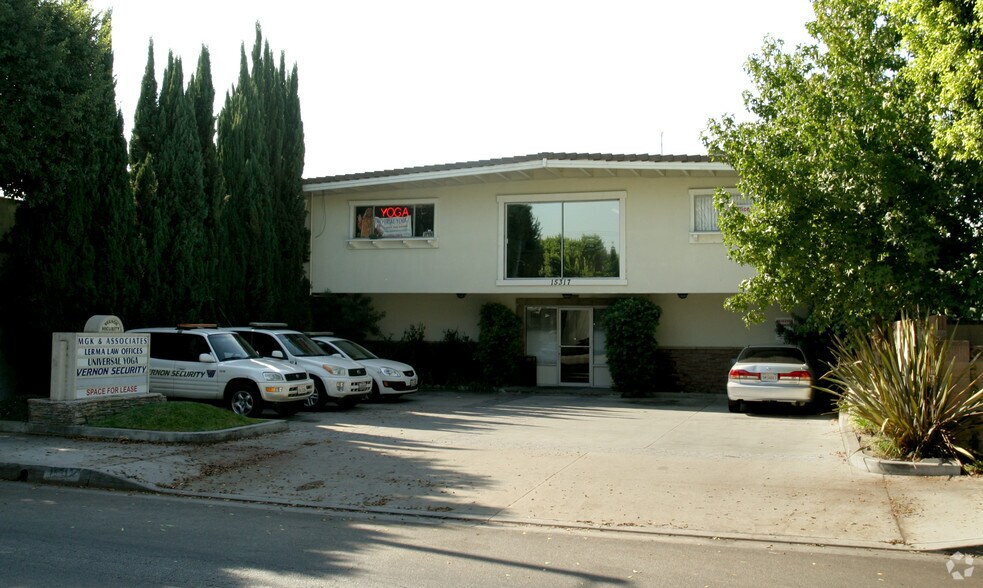 Primary Photo Of 15317 Paramount Blvd, Paramount Office For Lease