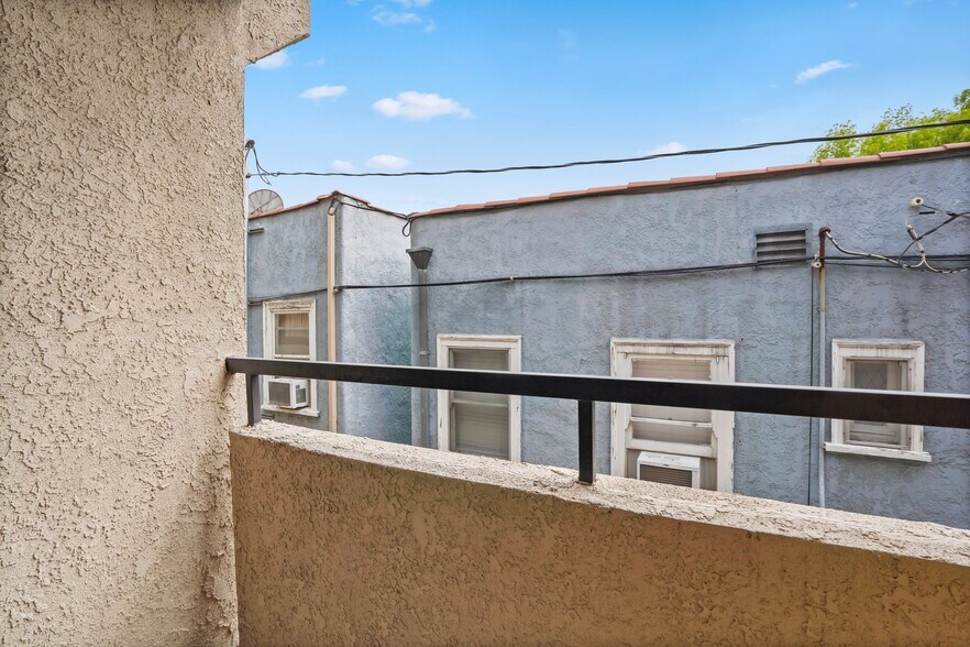 More Photos Of 1207 N Columbus Ave, Glendale Apartments For Sale