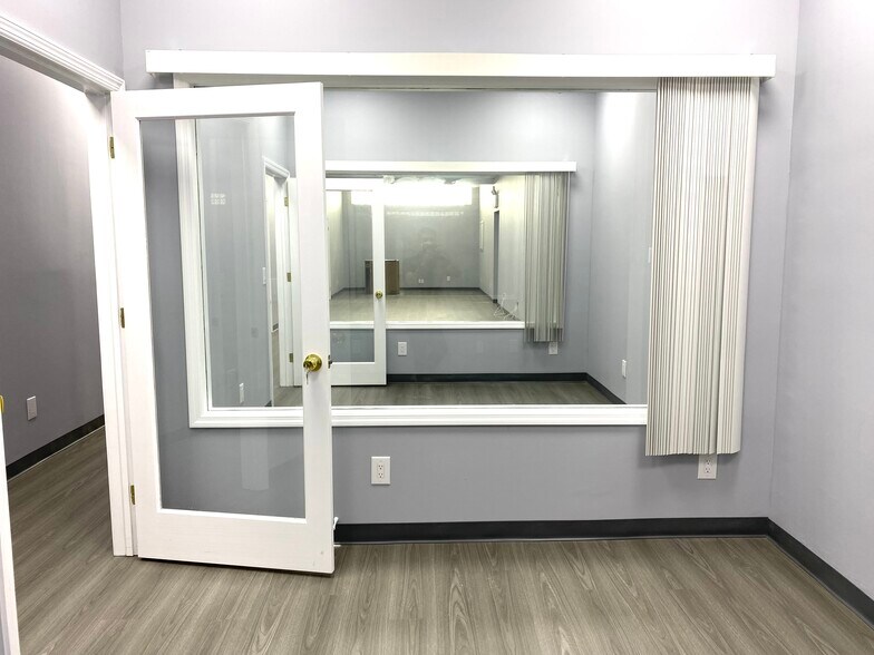 More Photos Of 153-33 Rockaway Blvd, Jamaica Office For Sale