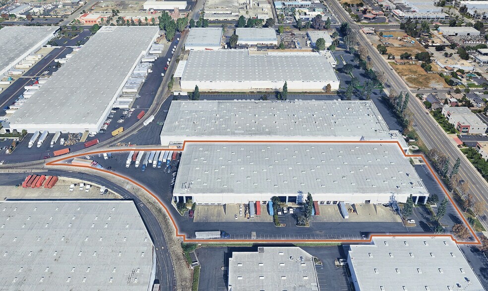 More Photos Of 13850 Central Ave, Chino Warehouse For Lease