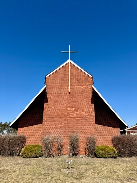 More Photos Of 2015 E Main St, Gas City Flex For Sale