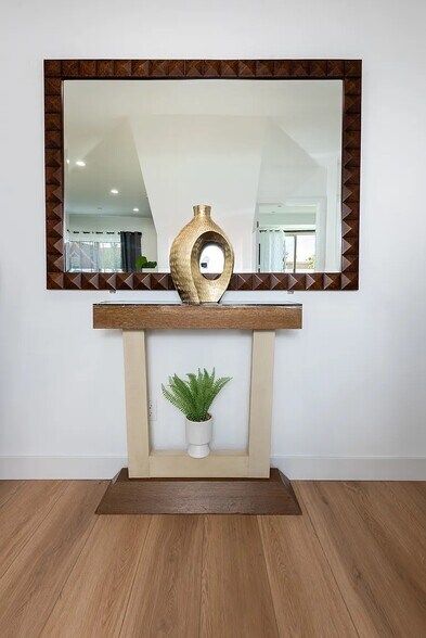 More Photos Of 1151 S Ardmore Ave, Los Angeles Apartments For Sale