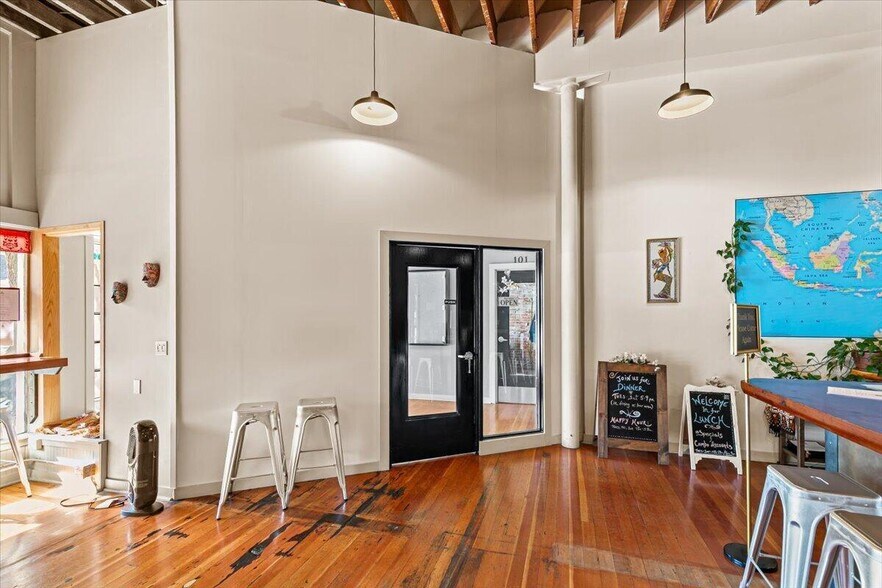 More Photos Of 145 E Main St, Ashland Restaurant For Sale