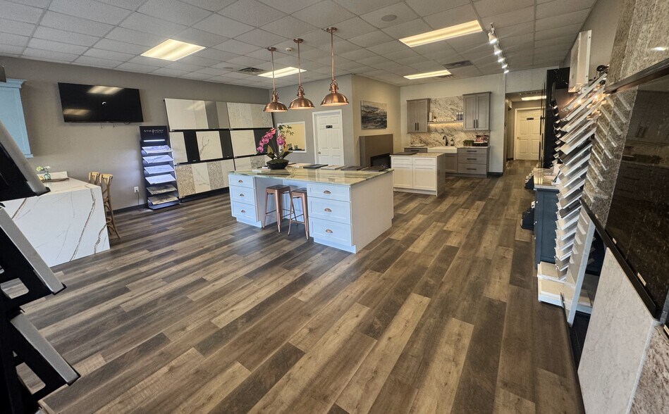 More Photos Of 5424 Oleander Dr, Wilmington Storefront Retail Office For Lease