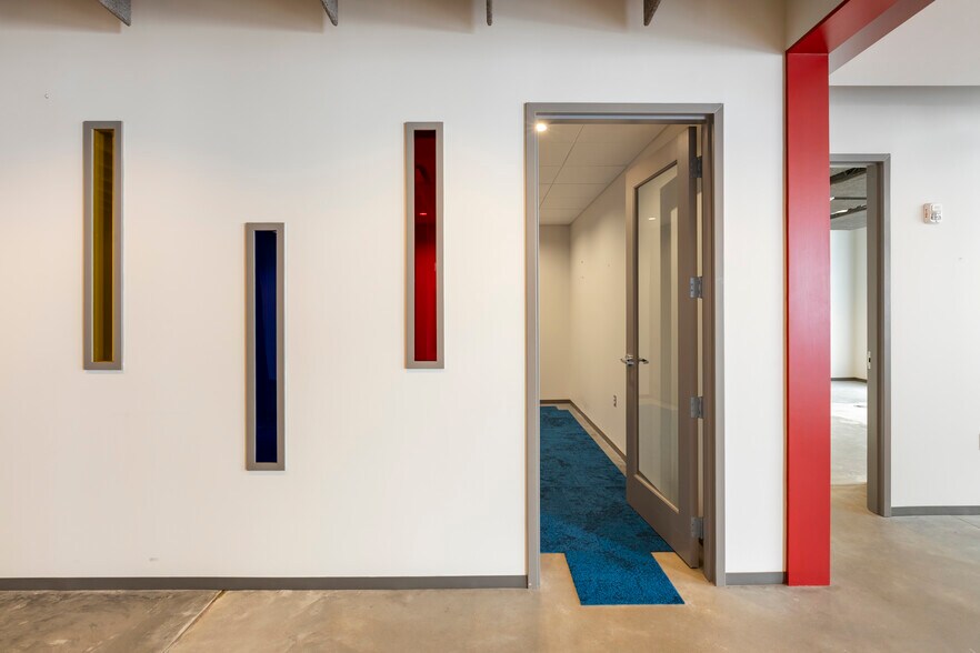 More Photos Of 640 Magazine St, New Orleans Hospitality For Lease