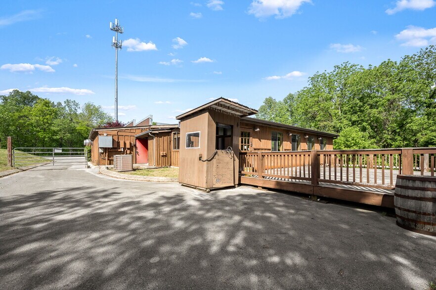 More Photos Of 7080 Dale Ridge Rd, Lancaster Convenience Store For Sale