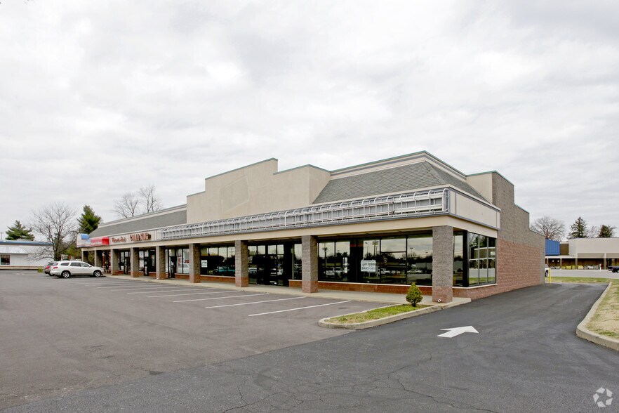 More Photos Of 651 Carlyle Ave, Belleville General Retail For Sale