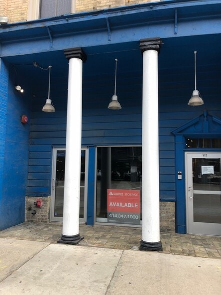 More Photos Of 518-522 N Water St, Milwaukee Storefront Retail Office For Sale