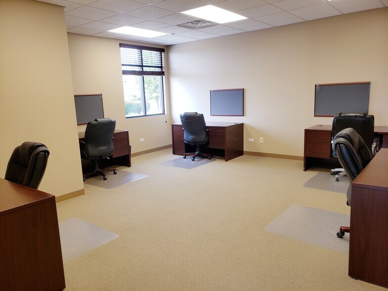 More Photos Of 16001-16009 Executive Dr, Crest Hill Office For Lease