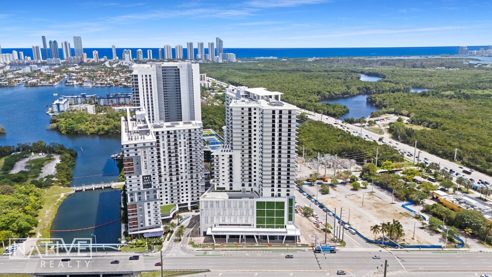 More Photos Of 16375 Biscayne Blvd, Aventura Restaurant For Lease