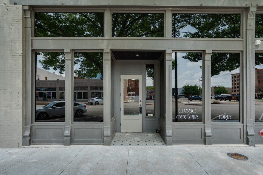 More Photos Of 809 Ohio Ave, Wichita Falls Bar For Sale