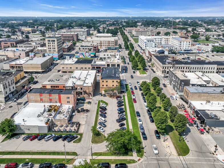 More Photos Of 5611 6th Ave, Kenosha Restaurant For Sale