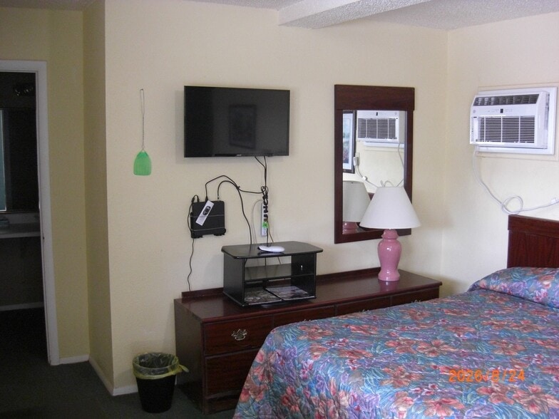More Photos Of 1720 S Grand Ave, Cherokee Hotel For Sale