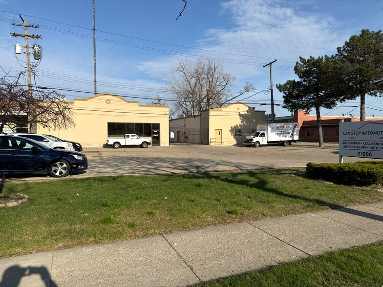 Primary Photo Of 21000 Coolidge Hwy, Oak Park Warehouse For Lease