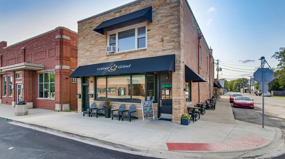 More Photos Of 2 S Main St, Elburn Storefront Retail Residential For Sale