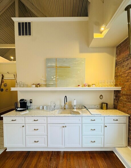 More Photos Of 11 School St, Watkinsville Office For Lease