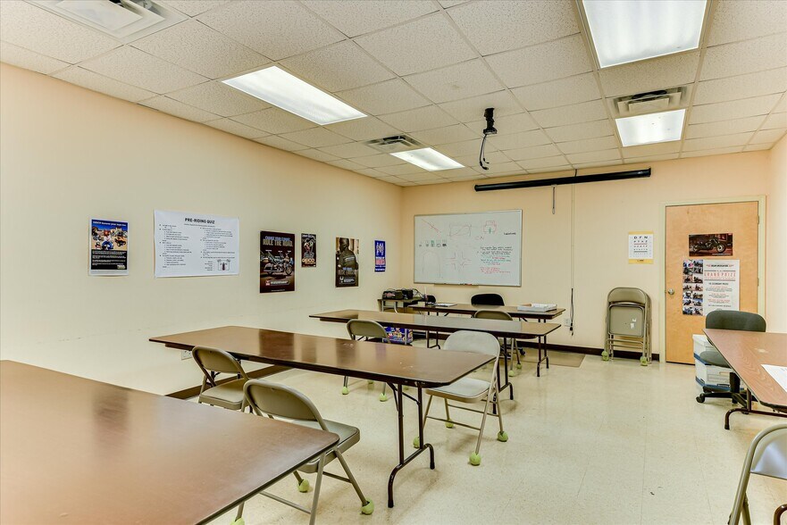 More Photos Of 1950 International Ct, Grovetown Office For Sale